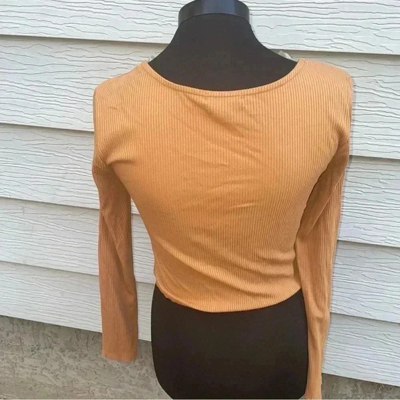 BP. Top - Picture 2 of 5